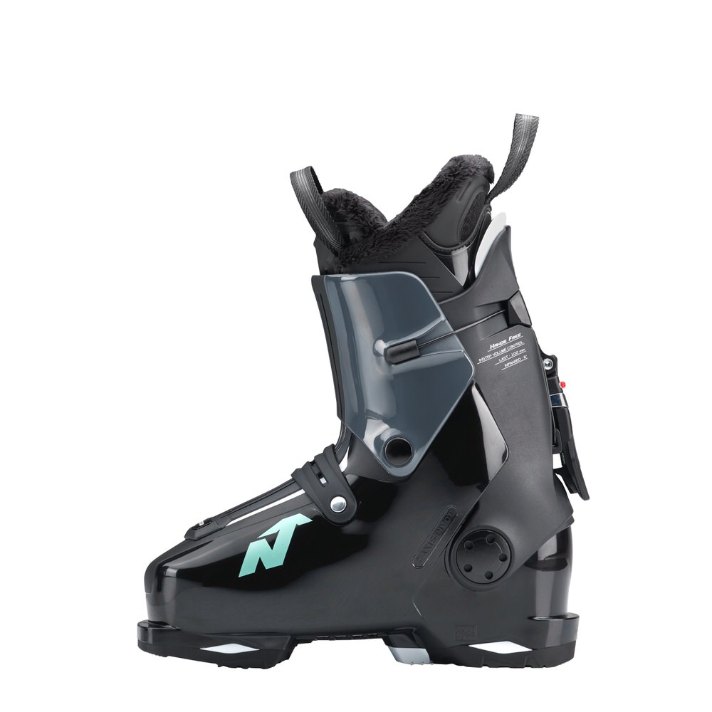 Chaussure de ski noire Nordica HF 85W GW avec logo vert vu de côté sur fond blanc.
