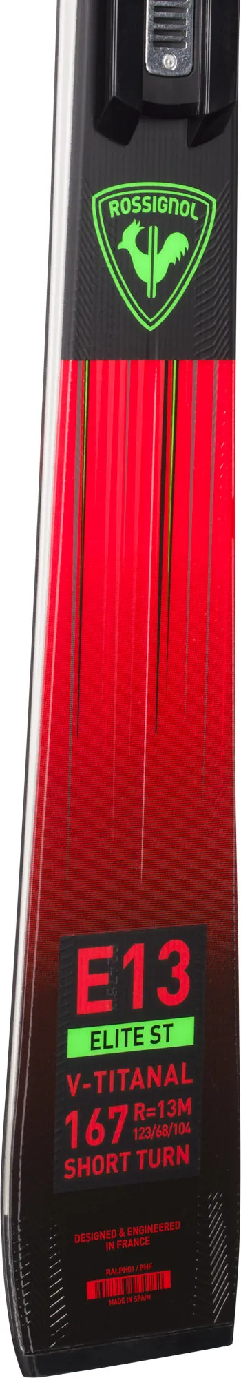 Vue détaillée d'un ski Rossignol Hero Elite ST TI avec bandes rouges et caractéristiques techniques.