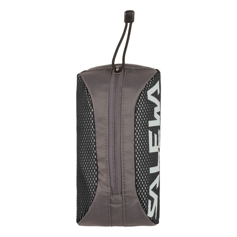 Salewa Bladder holder Grey, insulated Salewa bladder holder with zipper and black mesh side.