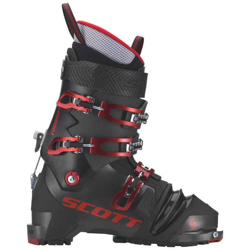 Schwarzer Scott Voodoo NTN Telemark Skischuh mit roten Schnallen, Manschette und Details.