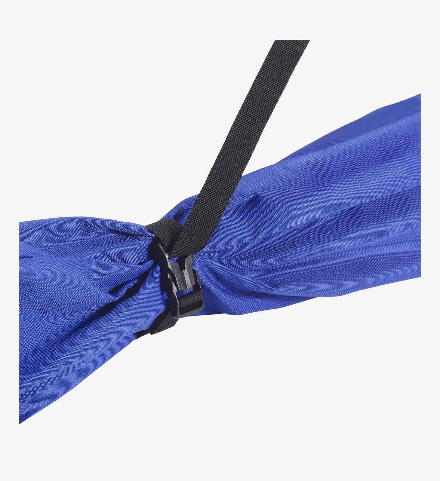Close-up of ski bag: blue fabric, black strap and buckle. Detail of the attachment to the ski bag.
