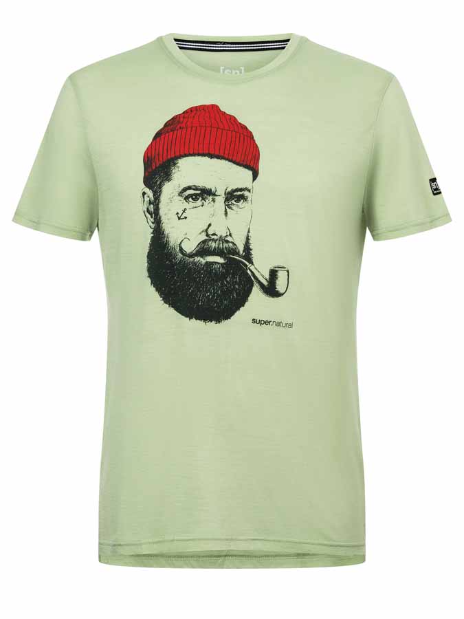 Grünes Sailor TEE mit Seemann Print, der eine rote Mütze trägt und eine Pfeife im Mund hat.