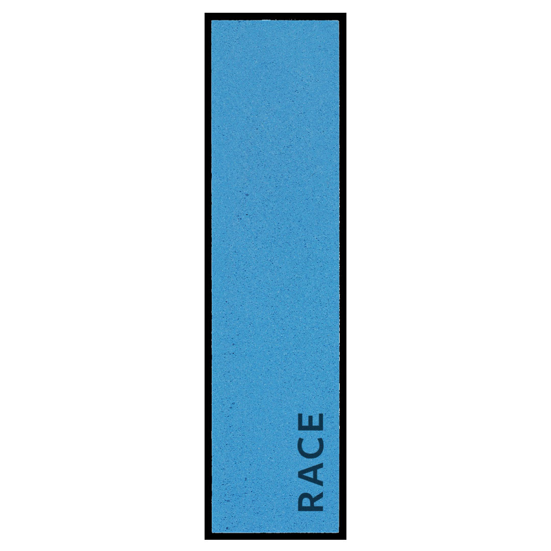 Blaue, rechteckige SNOLI Elastikfeile RACE, fein, mit schwarzer Umrandung. Text "RACE" unten auf der Feile.
