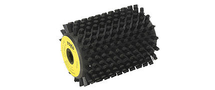 Schwarze Toko Rotary Brush Nylon Bürste mit gelbem Rand für Poliermaschine. Nahaufnahme der Borsten.