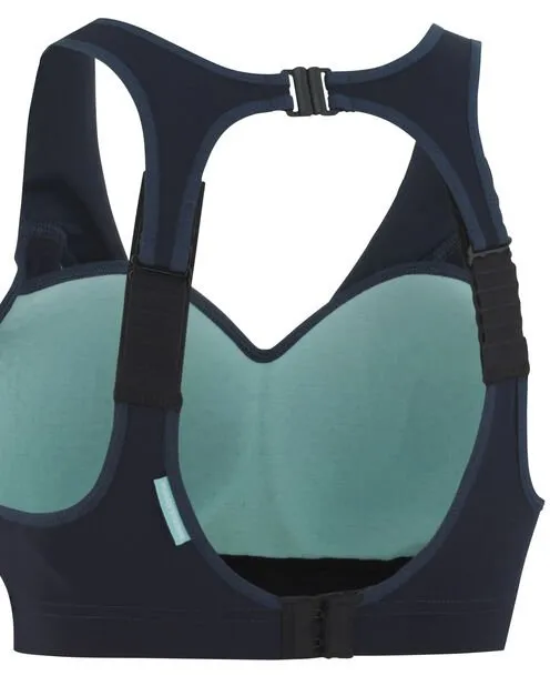 View of the back of the Driva Sports Bra, with adjustable straps and hook fastening.