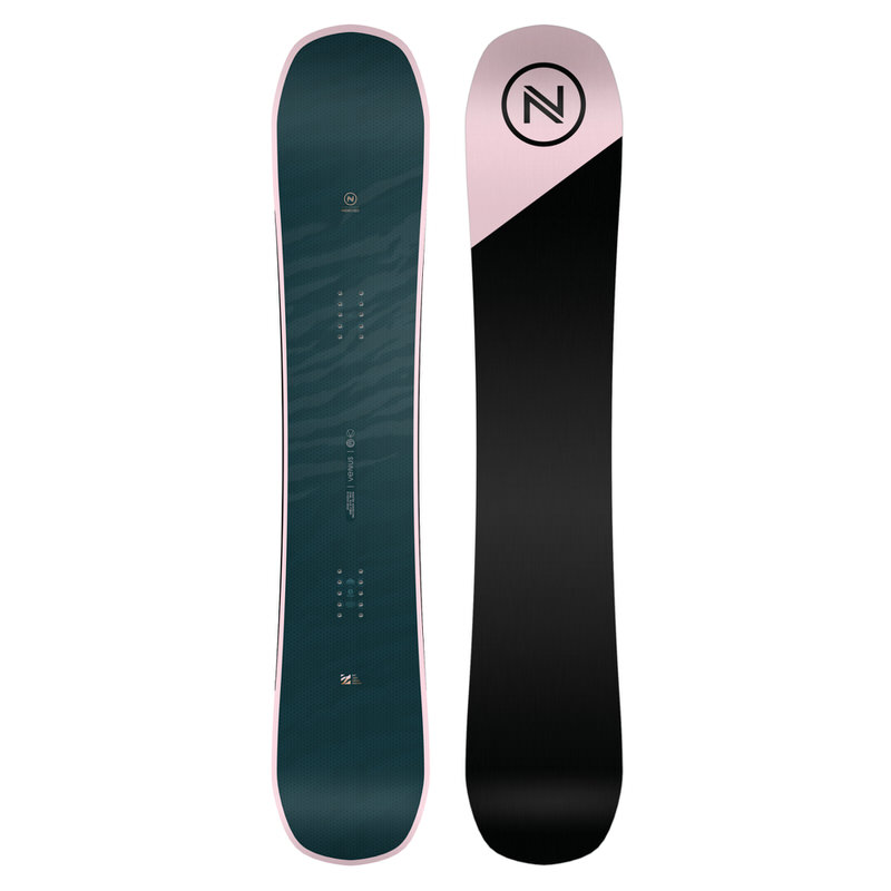 Zwei Nidecker Venus Snowboards, eins grün mit Muster und eins schwarz mit rosa und 'N' Logo.