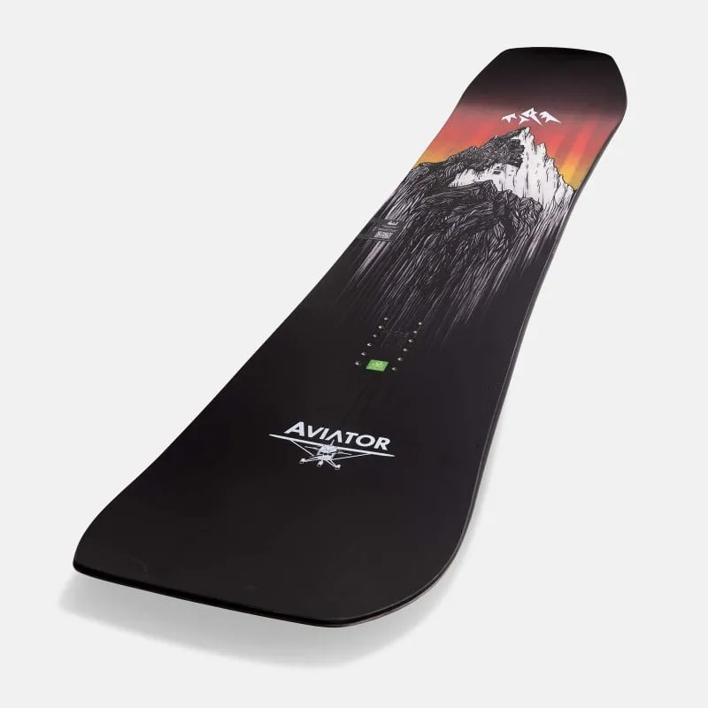 Schwarzes Aviator 2.0 Snowboard mit Bergmotiv und Logo eines Flugzeugs mit Flügeln.