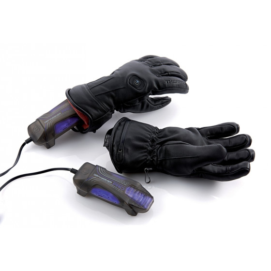 Schwarze Handschuhe und Schuhtrockner Zwei schwarze Handschuhe, einer davon auf einem Sidas Drywarmer Pro USB Schuhtrockner, Kabel verbunden.