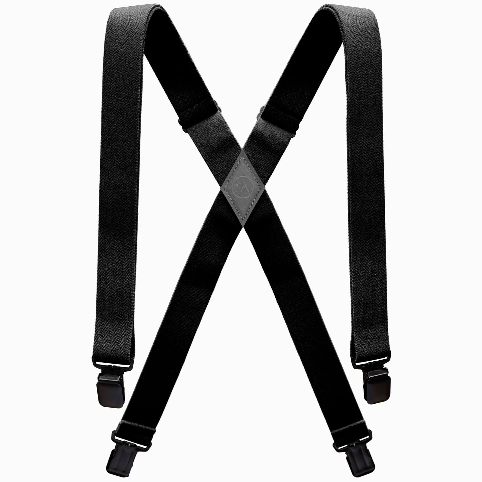 Schwarze Hosenträger in X-Form mit Clips und grauem Lederstück mit Logo.