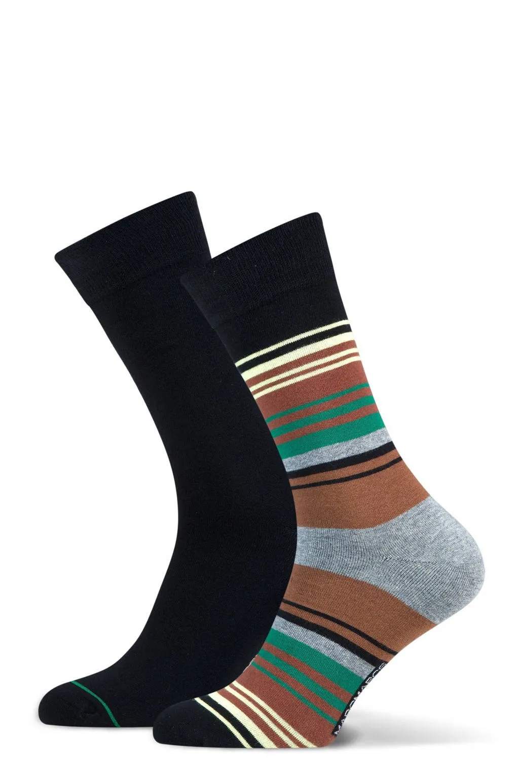 Zwei Socken, eine schwarz, die andere gestreift in braun, grau und grün.