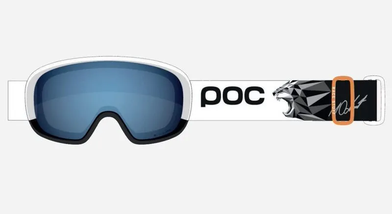 Weiße POC Fovea MID Race Skibrille mit blauem Glas und Marco Odermatt Edition Design auf dem Band.