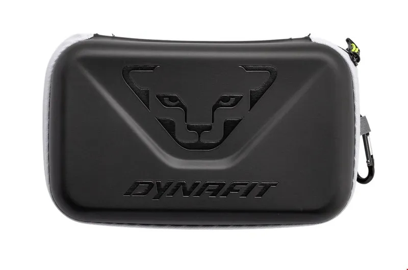Etui à lunettes noir Dynafit Trail Evo avec logo Dynafit et un mousqueton.