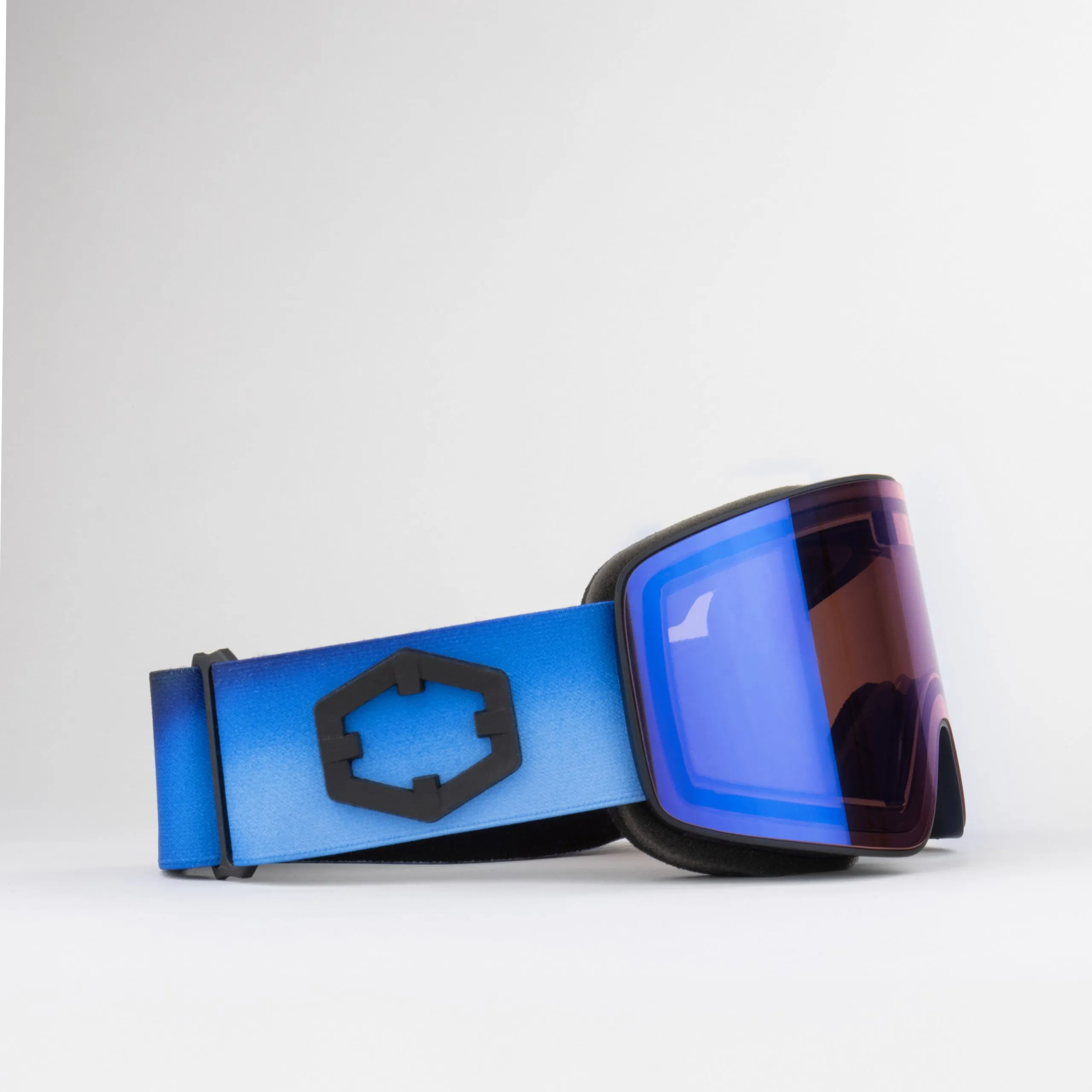 Ski goggles Outof Electra 2 Blur Irid Blue from the side, blue strap, mirrored lens.