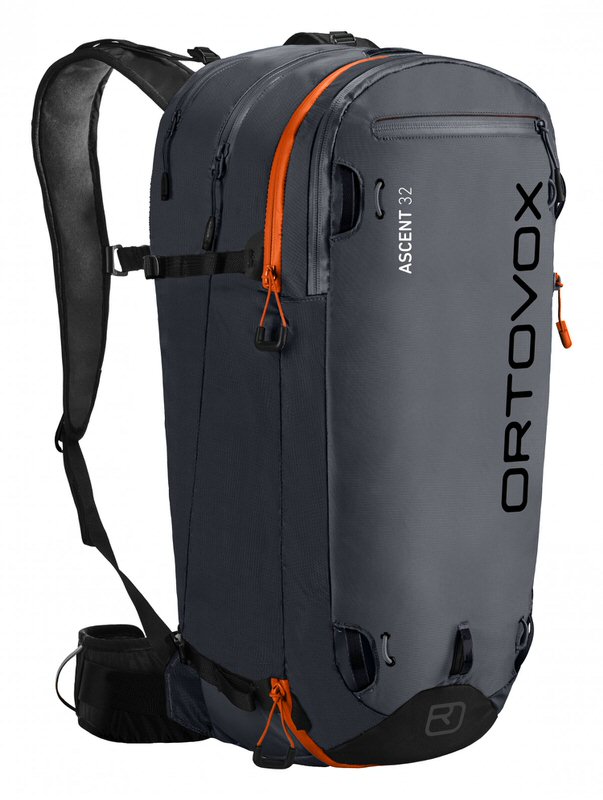Anthrazitfarbener Ortovox Ascent 32 Rucksack, seitliche Ansicht mit orangefarbenen Details und schwarzem Logo.