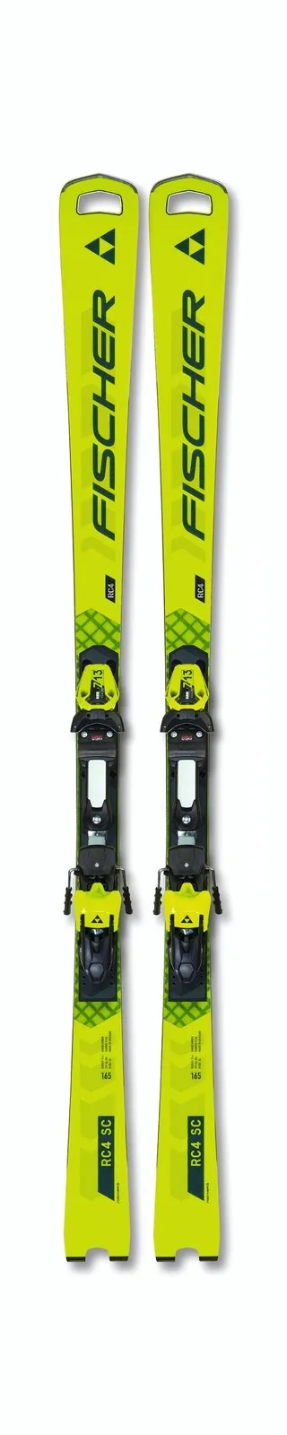 Gelb-grüne RC4 Worldcup SC Pro Ski mit Z13 Bindung von Fischer, Frontansicht.