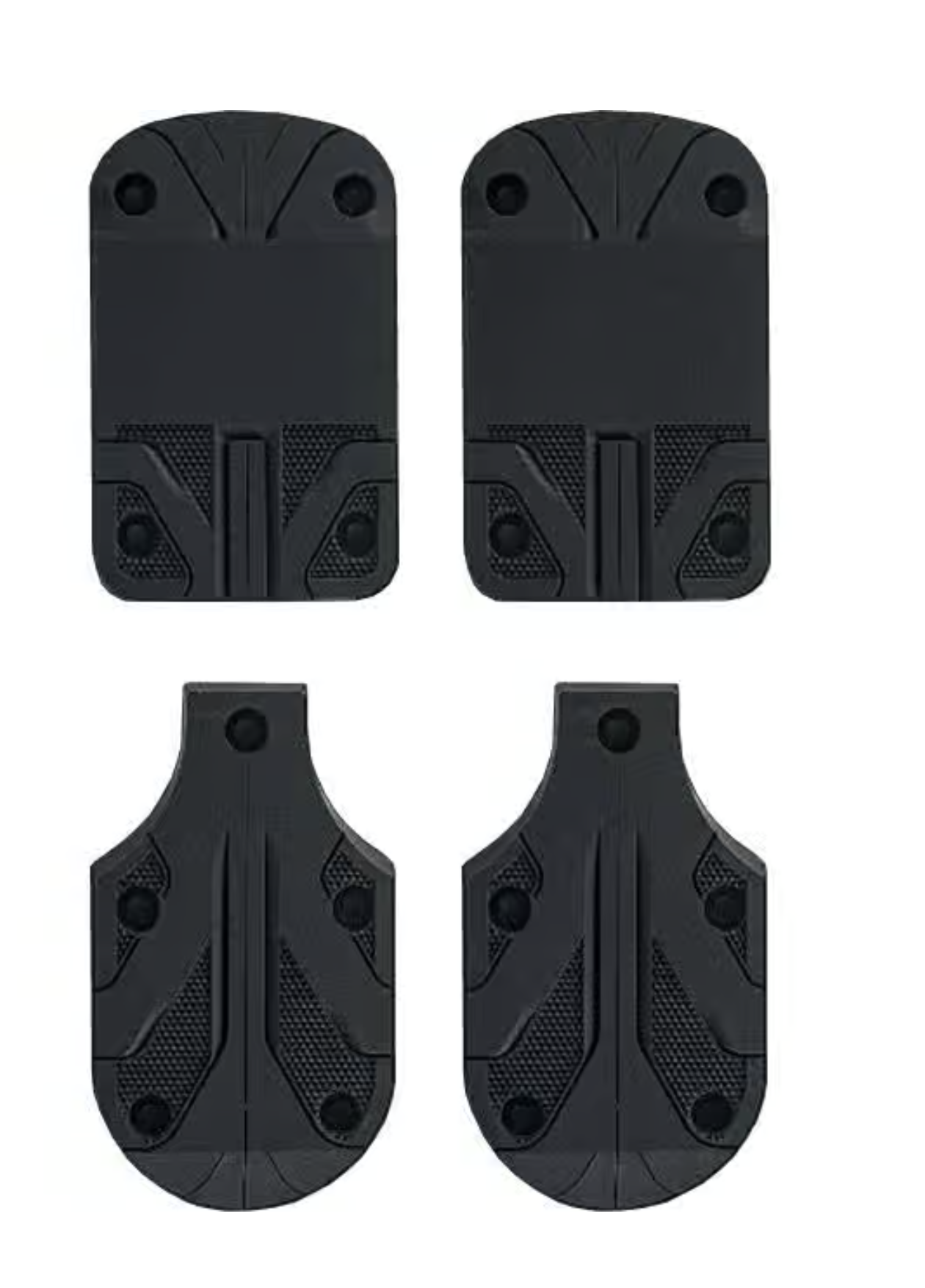 Quatre objets en caoutchouc noir avec picots et trous de fixation, deux rectangulaires, deux incurvés, sur fond blanc.