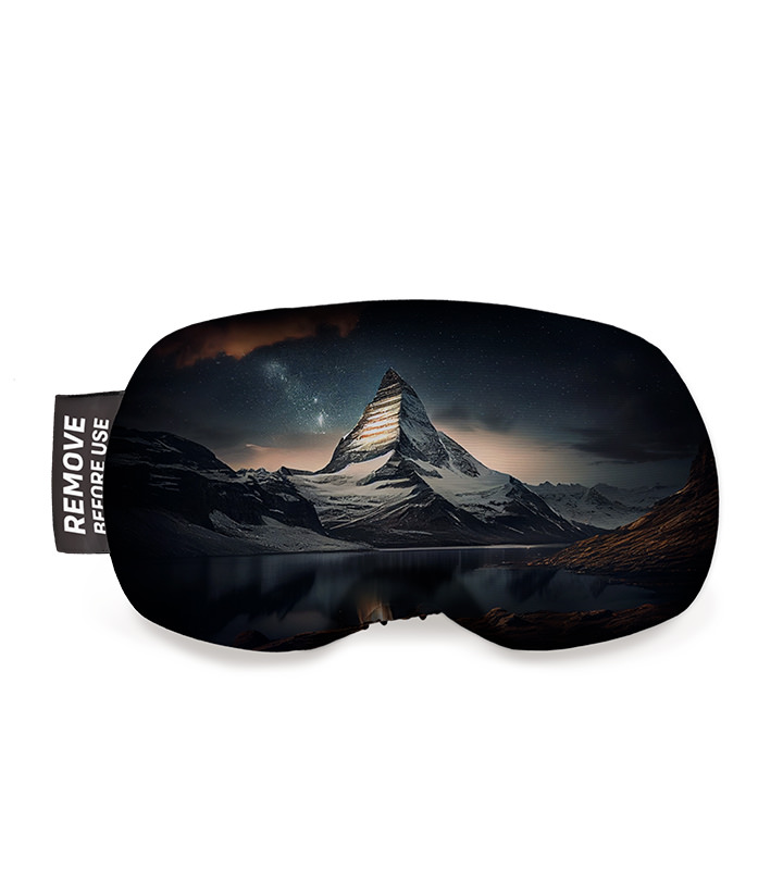 Airwing Peak: Skibrillenschutz mit Bergmotiv und sternenklarem Himmel auf der Front.
