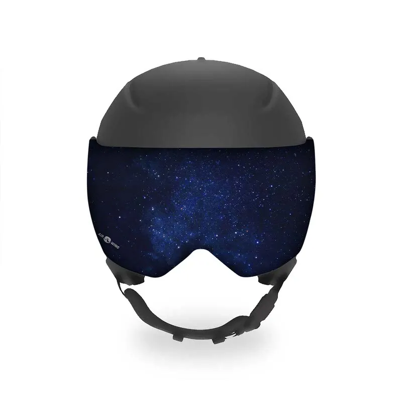 Helm mit Visier-Schutzsocken, blauer Sternenhimmel-Druck. Schutz vor Kratzern.