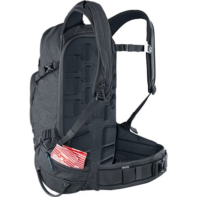 Zaino Evoc Line Pro 20L nero, vista laterale, ali laterali con tasca.