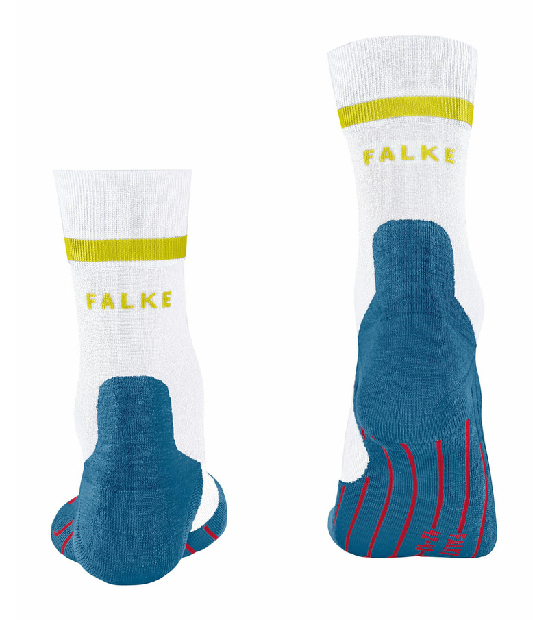 Zwei weiße RU4 Herren Running Socken mit gelbem Streifen und "FALKE" Schriftzug. Die Ferse ist blau mit roten Streifen.