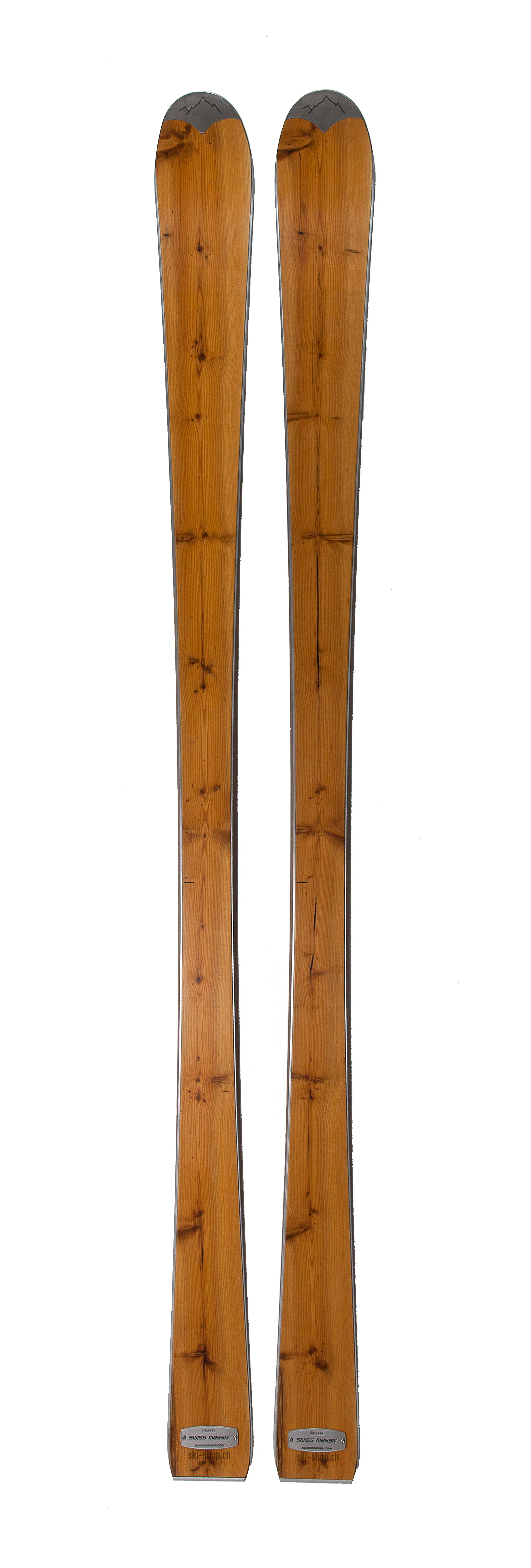 Zwei Eibe Ski von oben, mit hellem Holzfurnier und dunklen Spitzen.