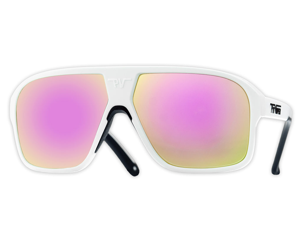 Weiße Flight Optics Sonnenbrille mit rosa-gelblichem Farbverlauf auf den Gläsern.