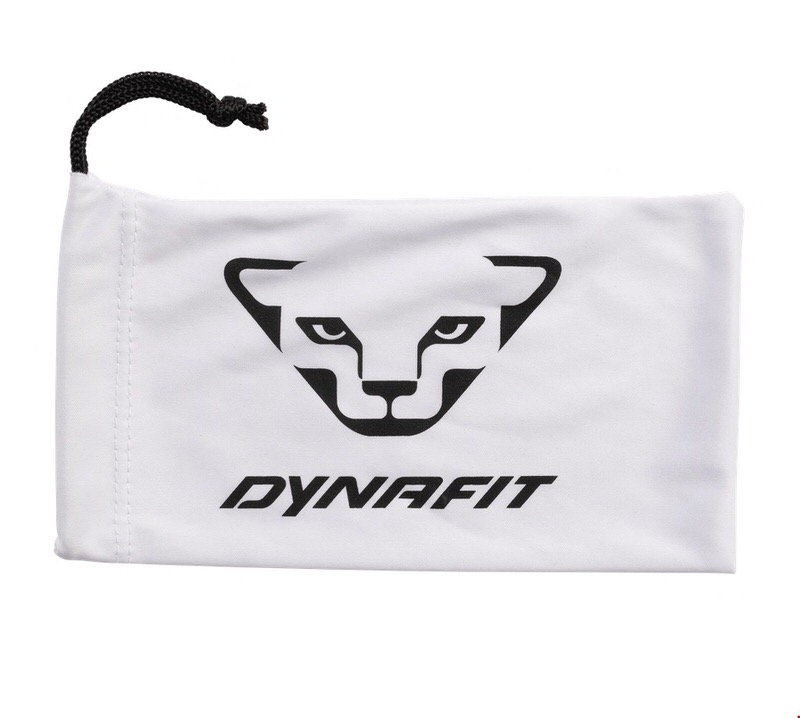 Weiße Tasche für eine Dynafit Trail Evo Sonnenbrille mit schwarzem Kordelzug und Dynafit-Logo.