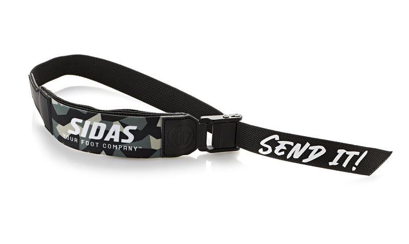 Sidas Strap mit Tarnmuster, Logo und Aufschrift "SEND IT!" auf schwarzem Gurtband.