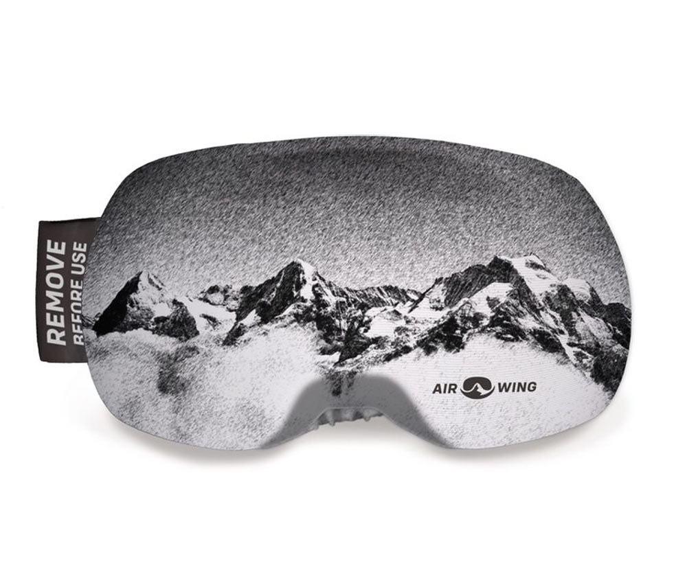 Copriocchiali da sci in bianco e nero Copriocchiale da sci Airwing Pano con motivo di montagna in bianco e nero ed etichetta "Rimuovere prima dell'uso".