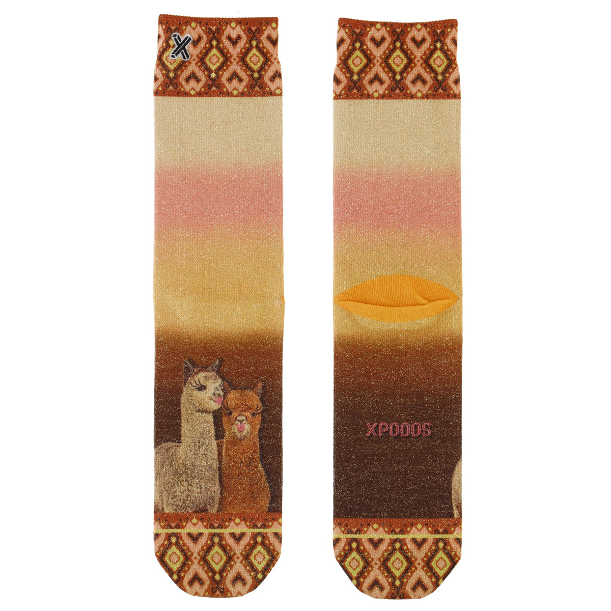 Chaussettes en alpaga avec paillettes Paire de chaussettes avec motif alpaga, dégradé de beige à marron, motif ethnique sur le poignet et le pied, touches scintillantes.