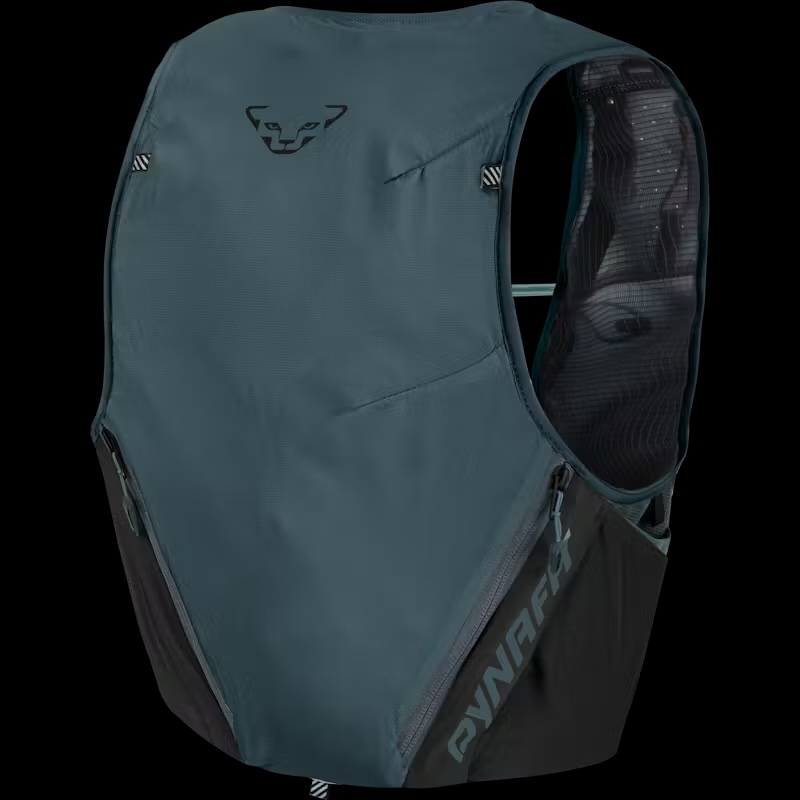 Dunkelblau-schwarze Laufweste mit Reißverschlüssen, Netzeinsätzen und reflektierendem Logo auf schwarzem Hintergrund.