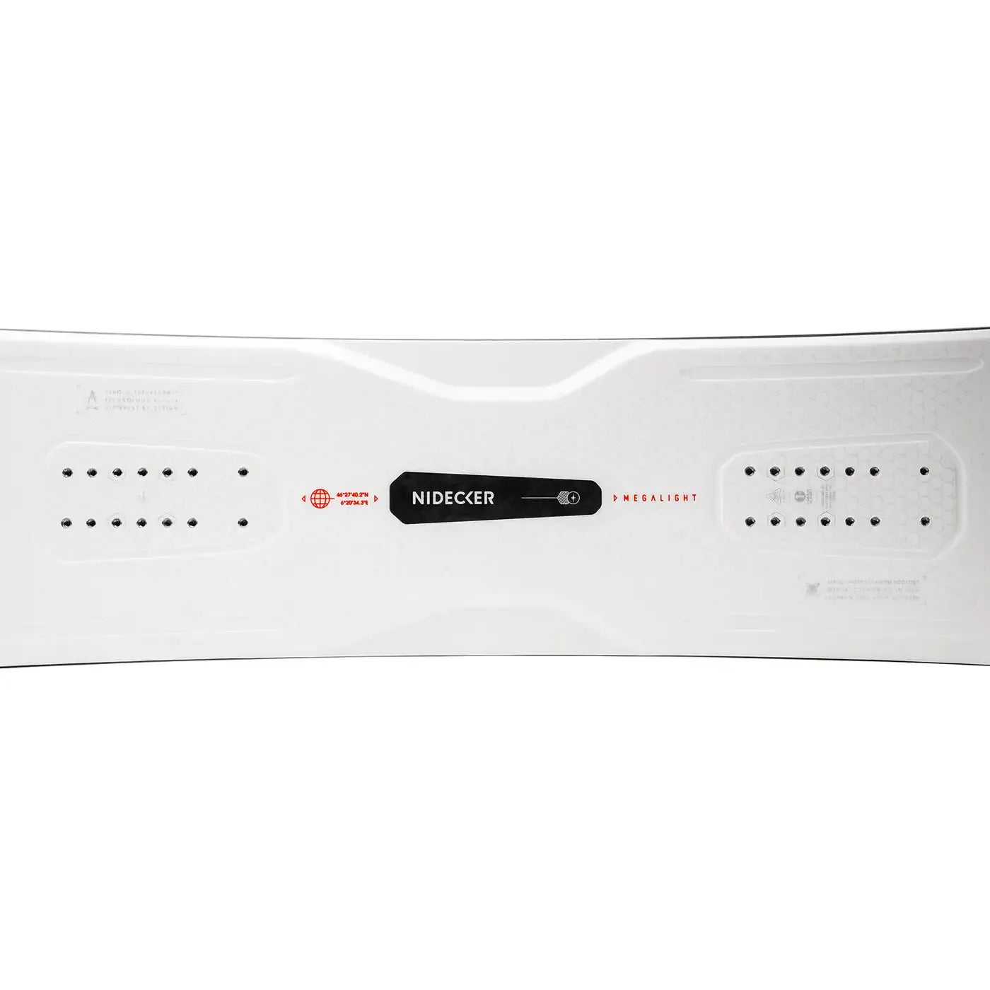 Ein weißes Snowboard der Marke Nidecker mit Löchern für Bindungen, Beschriftungen und grafischen Elementen.