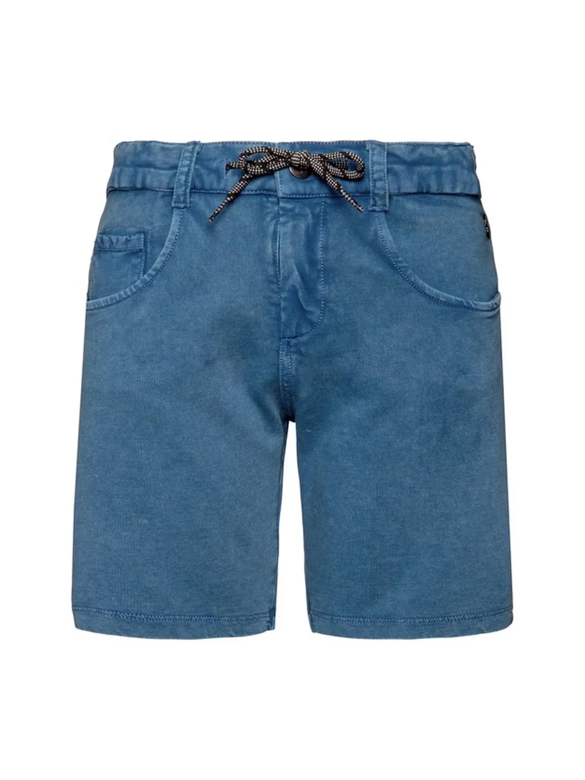 Un paio di shorts in velluto a coste azzurro è al centro dell'immagine verticale. Ha due tasche oblique, una piccola tasca a sinistra e una cintura con cordoncino a motivi bianchi e neri. Tessuto a coste sottili.