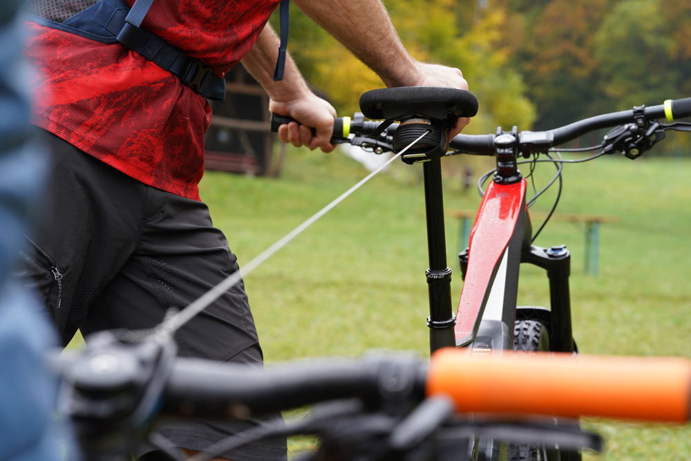 6 Abschleppseile im Test: Das beste Zugsystem für Bike-Touren mit